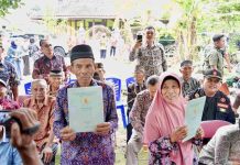 Akhir Perjuangan Panjang, Sertipikat Tanah Mbah Tupon Kembali ke Tangan yang Berhak