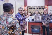 Tinjau PELATARAN di Kantah Kota Banjarbaru, Wamen Ossy: Hindari Masyarakat Menunggu Terlalu Lama di Loket