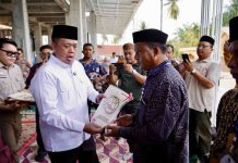 Menteri Nusron Serahkan Sertipikat Wakaf dan Bantuan dari MUI untuk Masjid Salman Alfarisi Aceh Tamiang