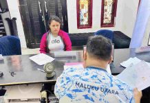 Petugas Front Office Lakukan Pemeriksaan Berkas Pendaftaran Tanah, Komitmen Kantah Morotai Beri Pelayanan yang Efektif dan Transparan